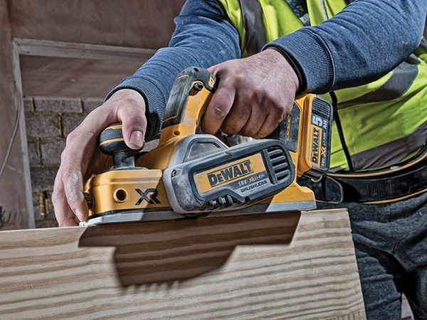 Dewalt DCP580P2 Máy bào cầm tay