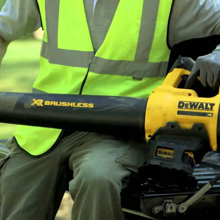 Dewalt DCM562N Máy Thổi Pin   (không kèm pin sạc)