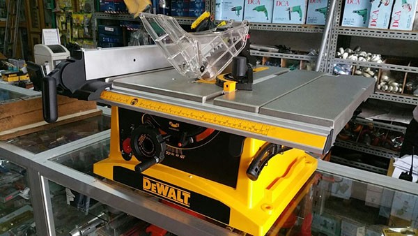 Dewalt D28730-B1 Máy cưa cắt để bàn 2300W-355mm